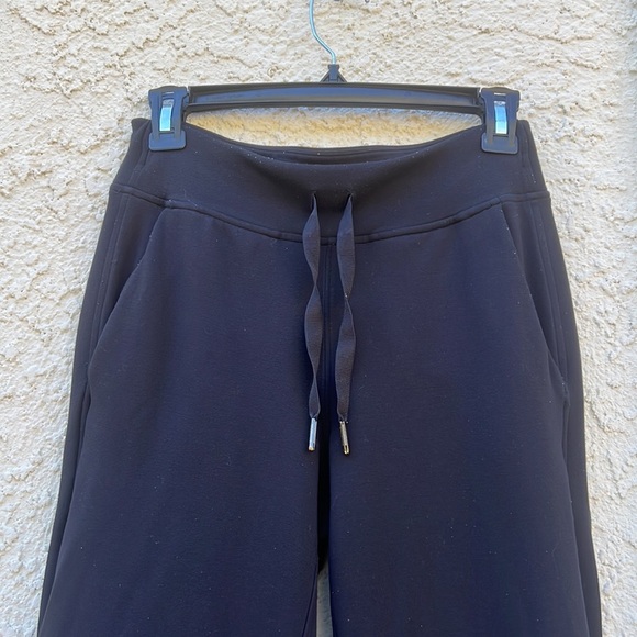 Lululemon Black Jogger Reflector Sweatpants Women's Size 4 - Picture 2 of 7